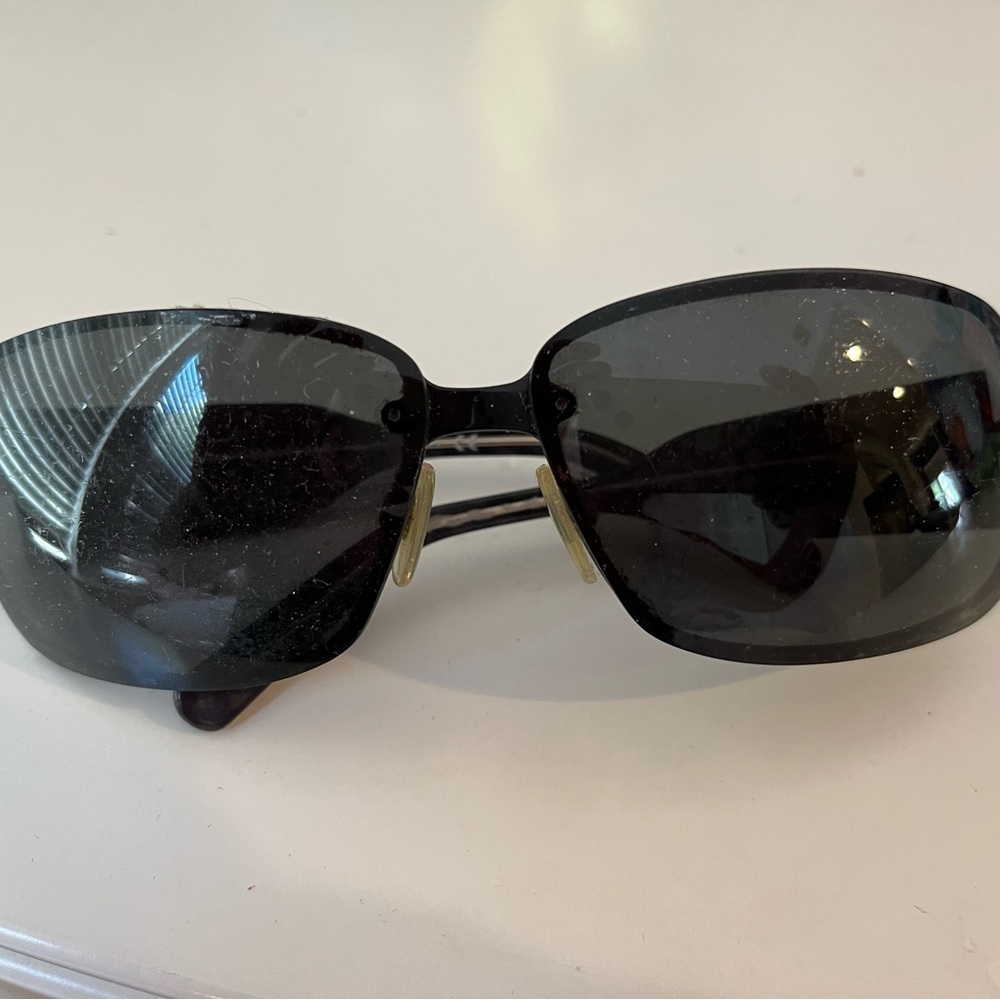 Burberry Sunglasses used no holder